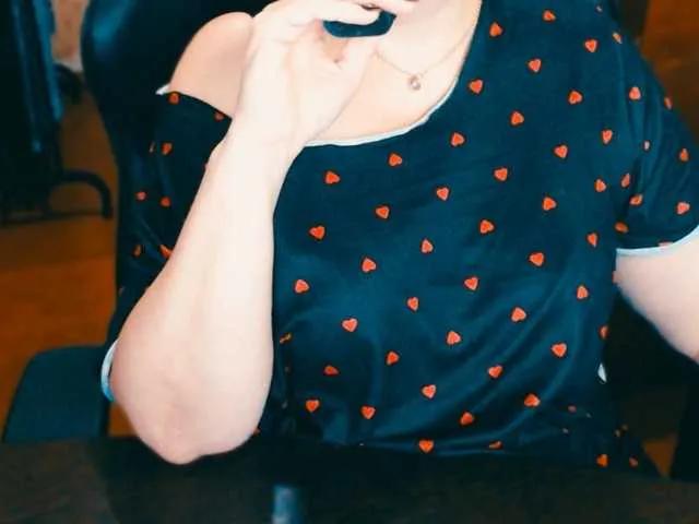 Alisa1917 — I adore smart and passionate men, hot whisper in my ear, slight bites and tender kisses.I expect to spend a great time with you and see you again with new ideas for our private chat, a good rating and comments would be perfect too!