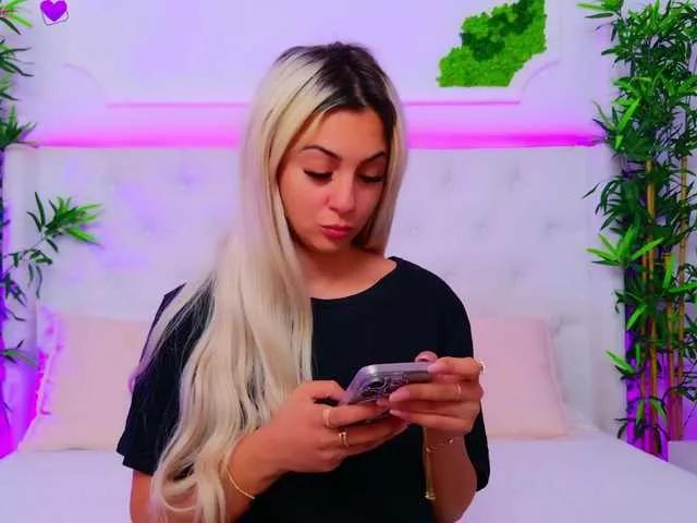 AriannaSins on BongaCams 