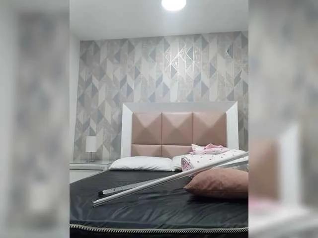 BellaSaint on BongaCams 