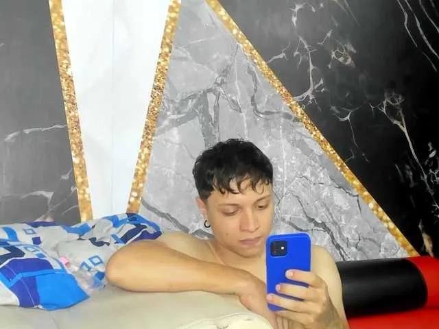 crazyfor-sex — Nos gusta cumplir fetiches, sus deseos nos ponen muy calientes 