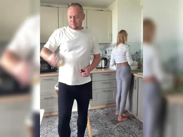 DonorDi — We like people who have something to offer us: kisses, touches, gifts