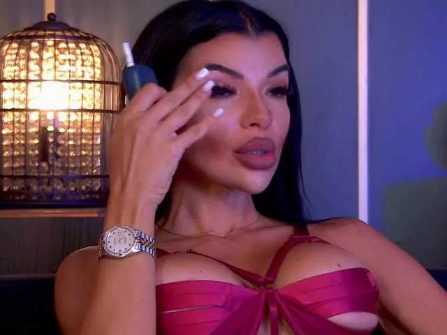 EleniaDevons on BongaCams 