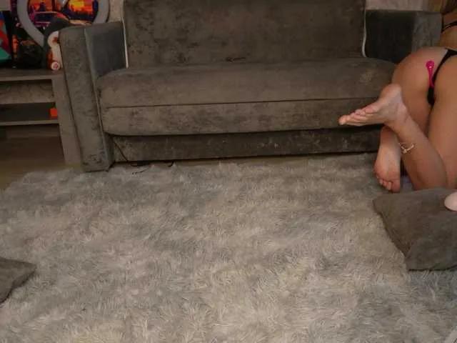 emely1benz on BongaCams 