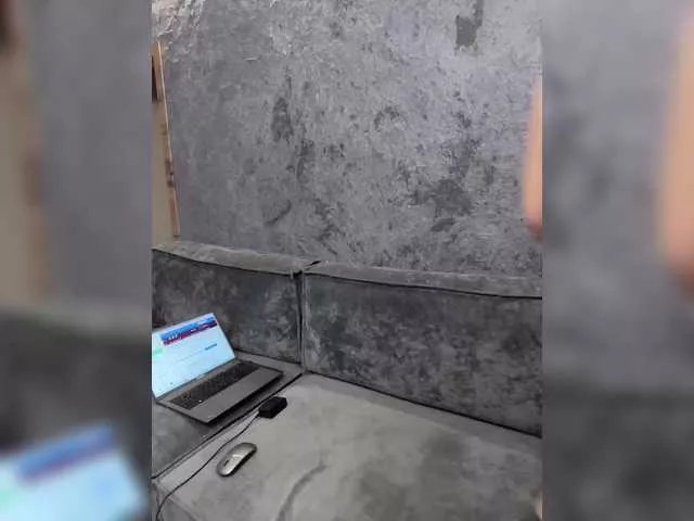 Emmagoodgirl on BongaCams 