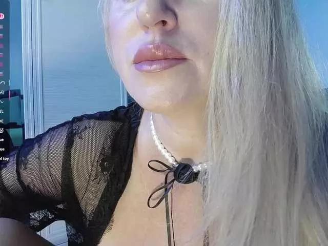 EvelynDreamy on BongaCams 