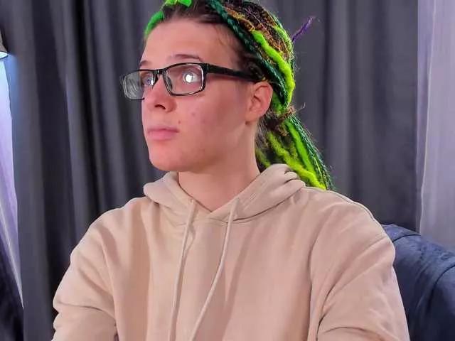 KIKIKrash on BongaCams 