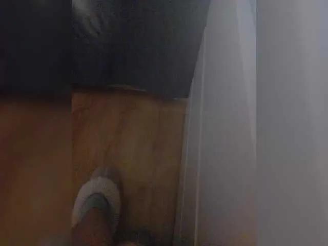 Kira300 on BongaCams