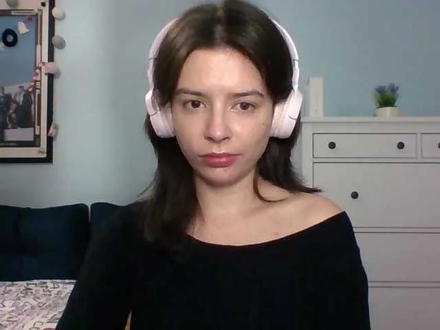 Larice — What turns me on the most is talking about sensual fantasies, kissing and licking, teasing, sexy lingerie, high heels, when you treat me like a princess