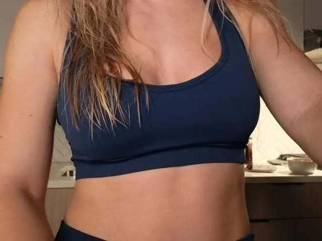 LunaBlondSexy on BongaCams