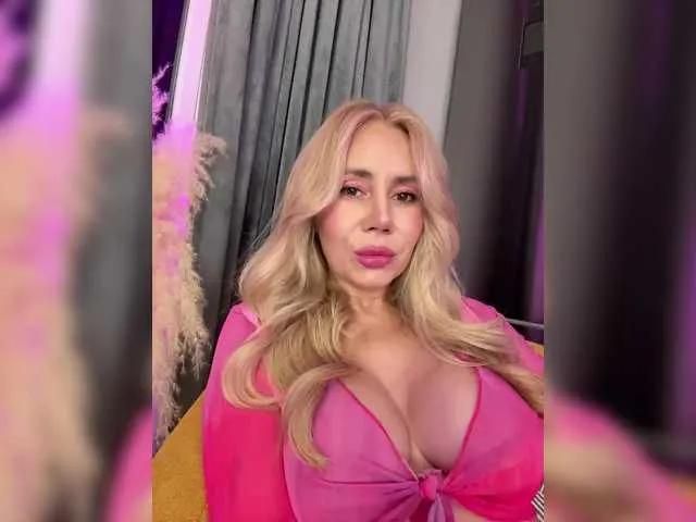 Lunesa — Communication, attentive men, kisses, caresses, gifts, generous men