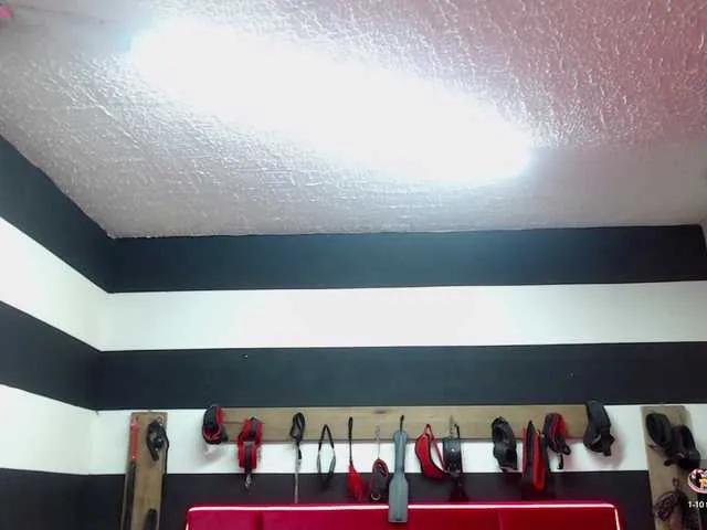 MarianRan — Me excita los juegos de roles, jugar rudo con papi, ser sumisa y obedecerte!!! 

I get off on role playing, playing rough with daddy, being submissive and obeying you.