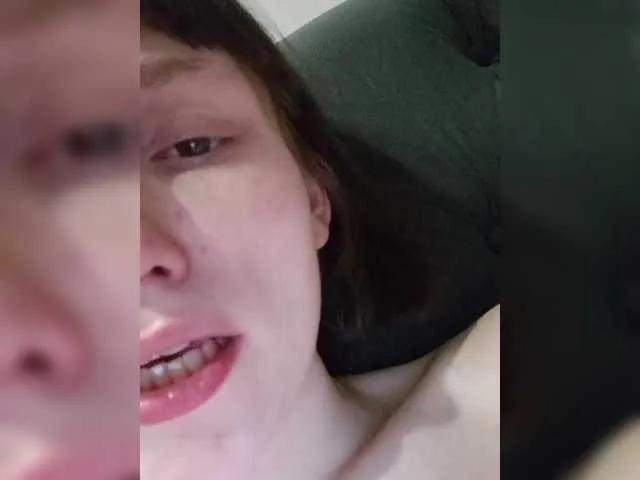 Moonlitmiragea on BongaCams 