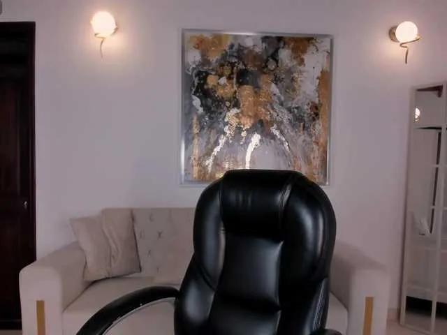 SarahYates on BongaCams 