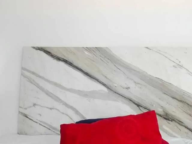 thamiina — That you speak to me very hot and seductive but that you support what I am worth and choose what I have in my menu or we will have fun alone in private