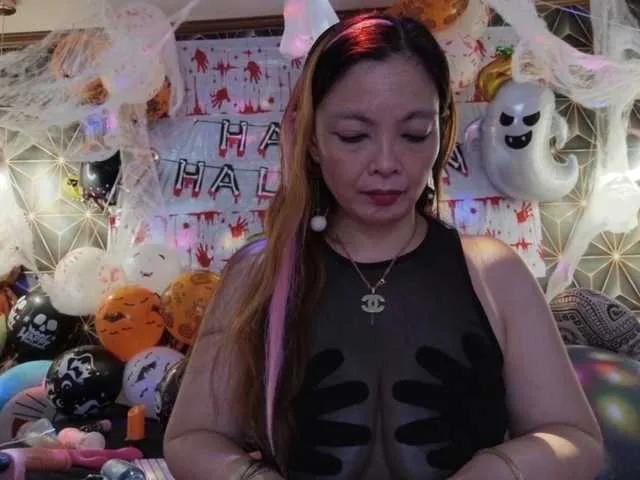 YummyMeily on BongaCams 