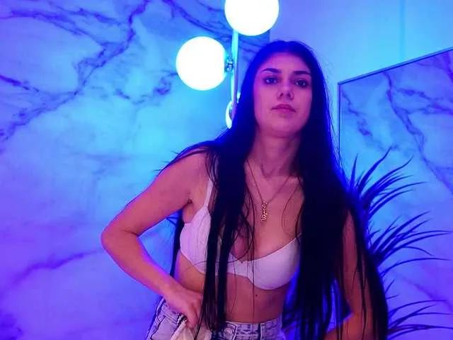 ZaraCapri on BongaCams 