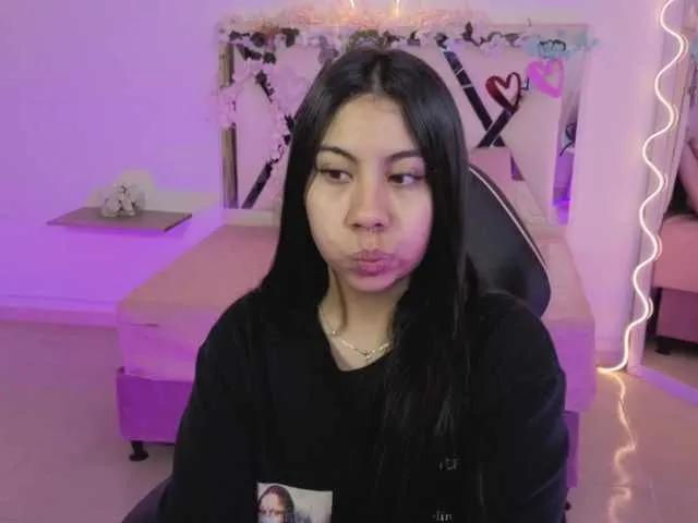 ZURY-TAY on BongaCams