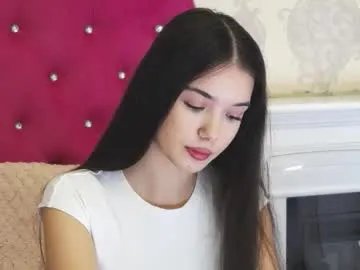 alexisdevine on Chaturbate