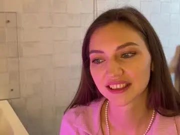 ef_fy — make me smile^^ it's my 5th day here #new #18 #teen #young #bigass [15 tokens remaining]