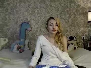 ellamilla on Chaturbate 
