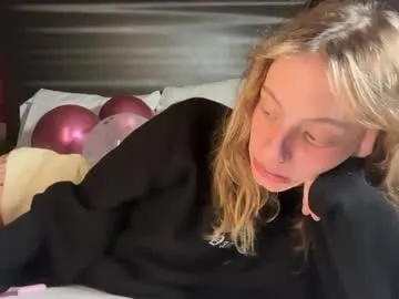 ellieluvs from Chaturbate