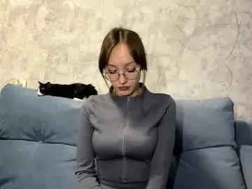 heytomato — Goal: take off my top and tease me with my bra straps / Global goal is to move out of the annoying landlady and the cockroaches into a new apartment  / My name Alice ('') Spend the cold days with m