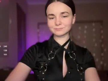 lanaloulou on Chaturbate