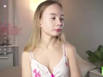 lynngroves on Chaturbate 