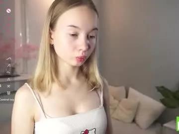 lynngroves on Chaturbate 