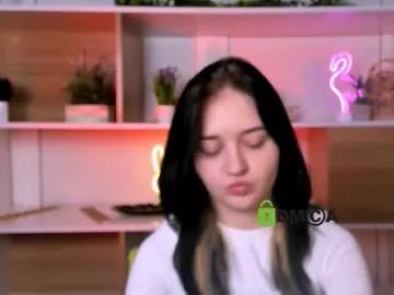 miki_ti — GOAL: funny dance [111 tokens remaining] Welcome to my room! #new #18 #pretty #young #smoke