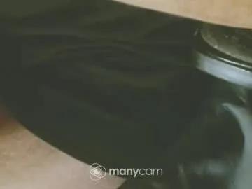 mini4in on Chaturbate 