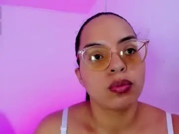 samanta__sweetx — squirt of milk in your mouth #mommy #milk #pregnant #bigpussylips #bbw [199 tokens remaining]