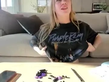 taylorxxxrae — #blonde #petite #tattoos #couple