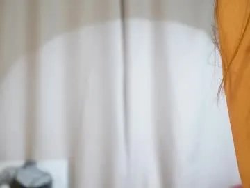 yeepshyy — sensual touches my body #18 #skinny #shy #natural #young [64 tokens remaining]