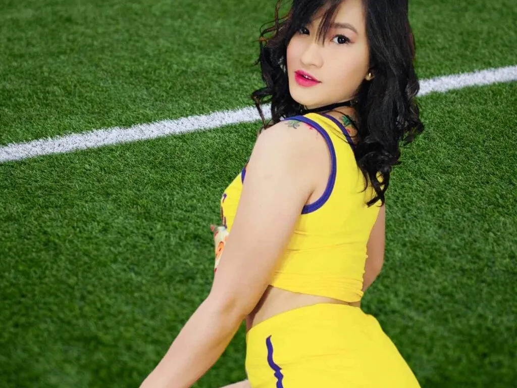 AngelaTomochi — I love cute dogs and cats. I enjoy cooking and food. I love going to the beach and smell the sea breeze!