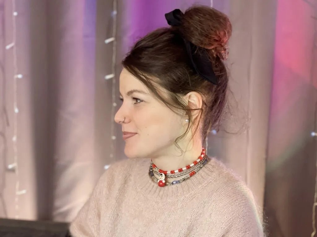 MarlaBri — I love people with a rich inner world, with whom you can talk about everything. I also like to read