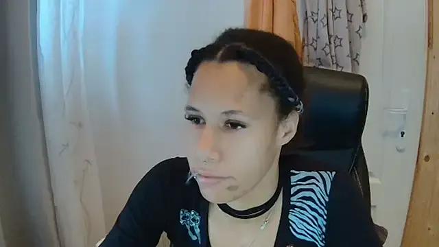 AaliyahHarris — Titten