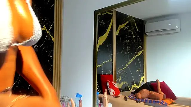 AdrianaVegga on StripChat