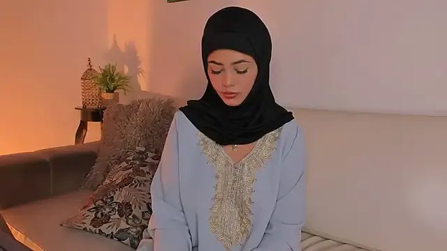 azzahara069 on StripChat 