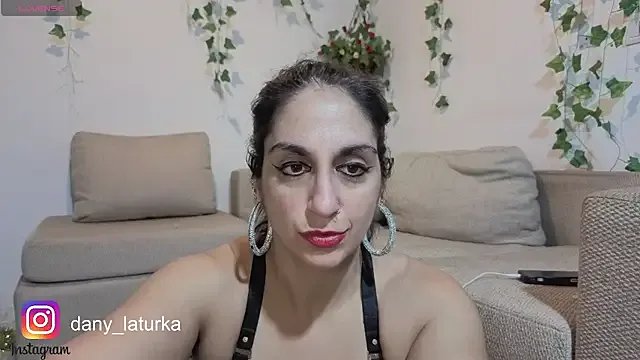 Bellydancerhot on StripChat