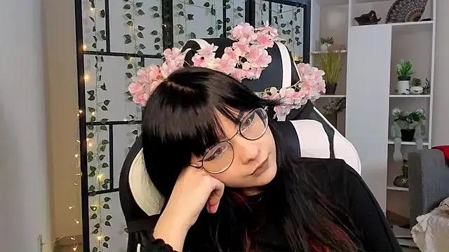 BereniceBattersby on StripChat 