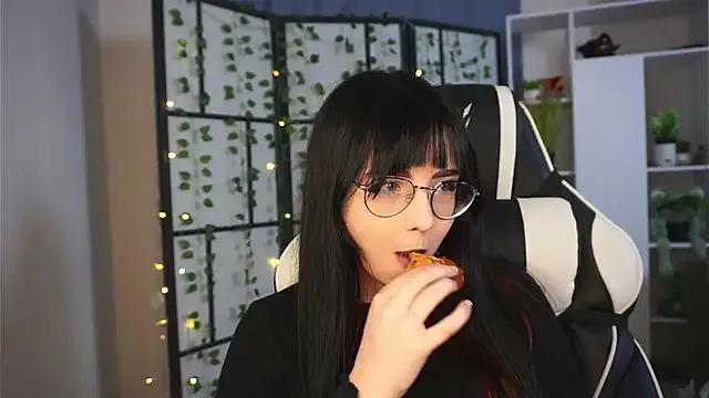 BereniceBattersby on StripChat 