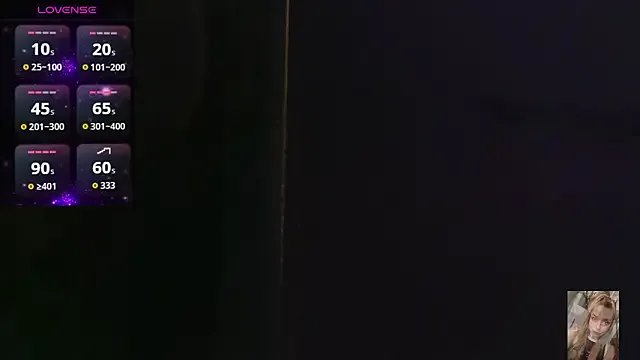 Blondiewithanass on StripChat