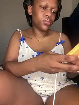 Boneca25 — Finger til creamy