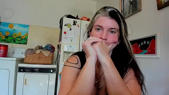 bruisedblossoms on StripChat