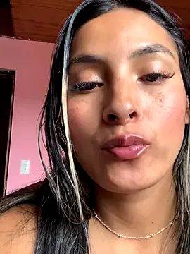 Cami_Leon2 on StripChat