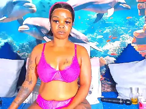 Cherrybootyjoy on StripChat