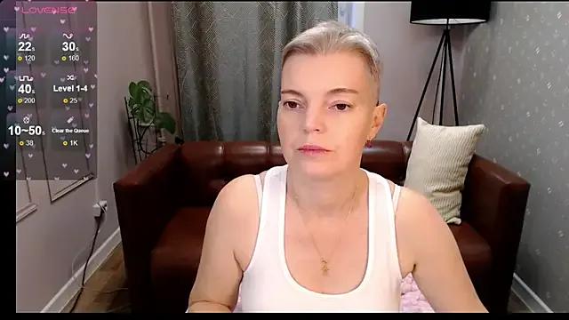 Cutie_Erikaa1 — Give me a sweet orgasm.