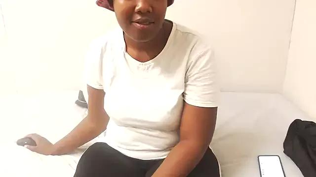 DollyAssZA on StripChat 