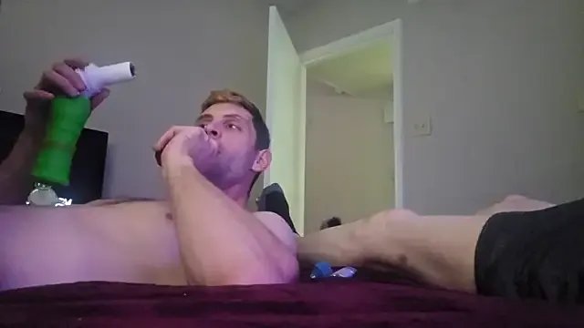 Drewpackn8 on StripChat